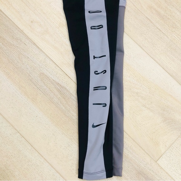 Nike Women’s Black & Gray 'Just Do It' Athletic Leggings - Picture 3 of 6